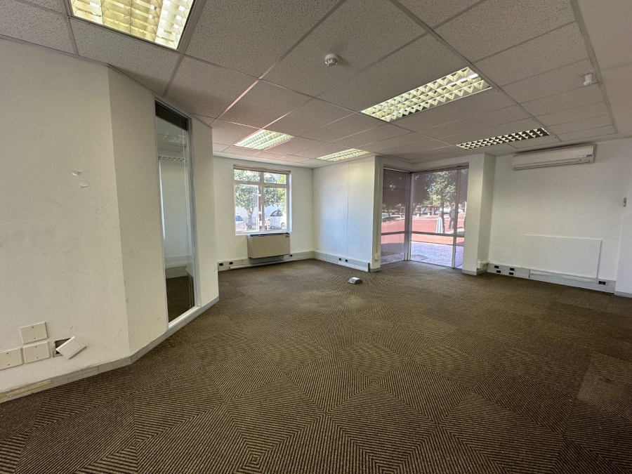 To Let commercial Property for Rent in Mouille Point Western Cape